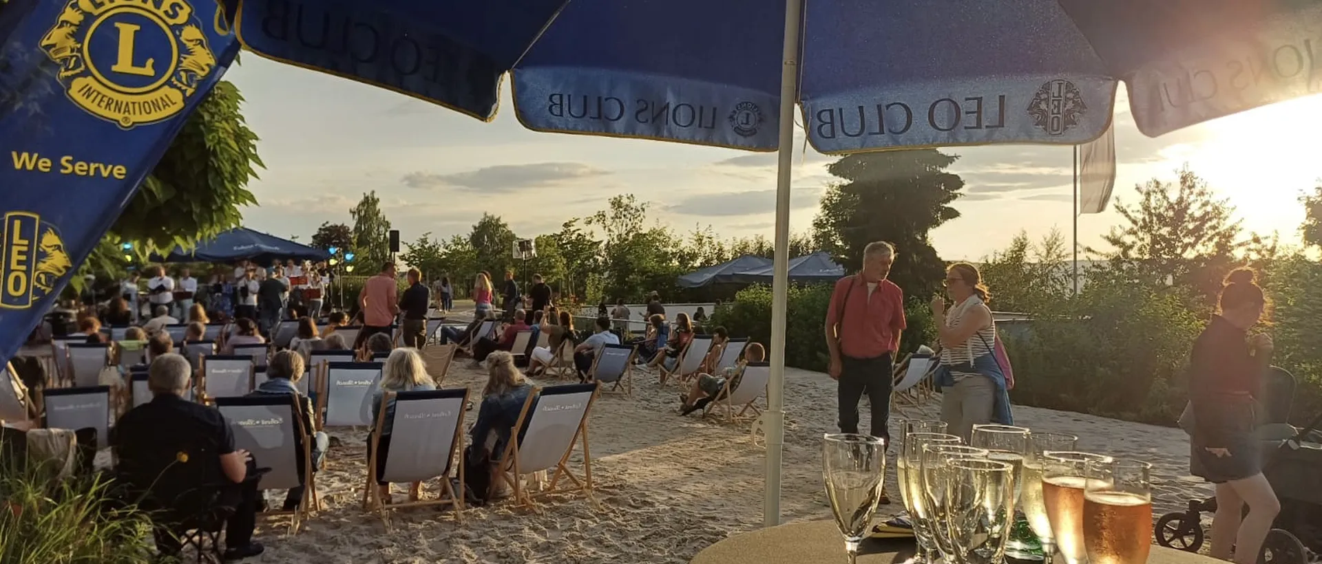 Nach dem Regen folgte strahlender Sonnenschein beim Konzert mit BBCO am Eckert Beach