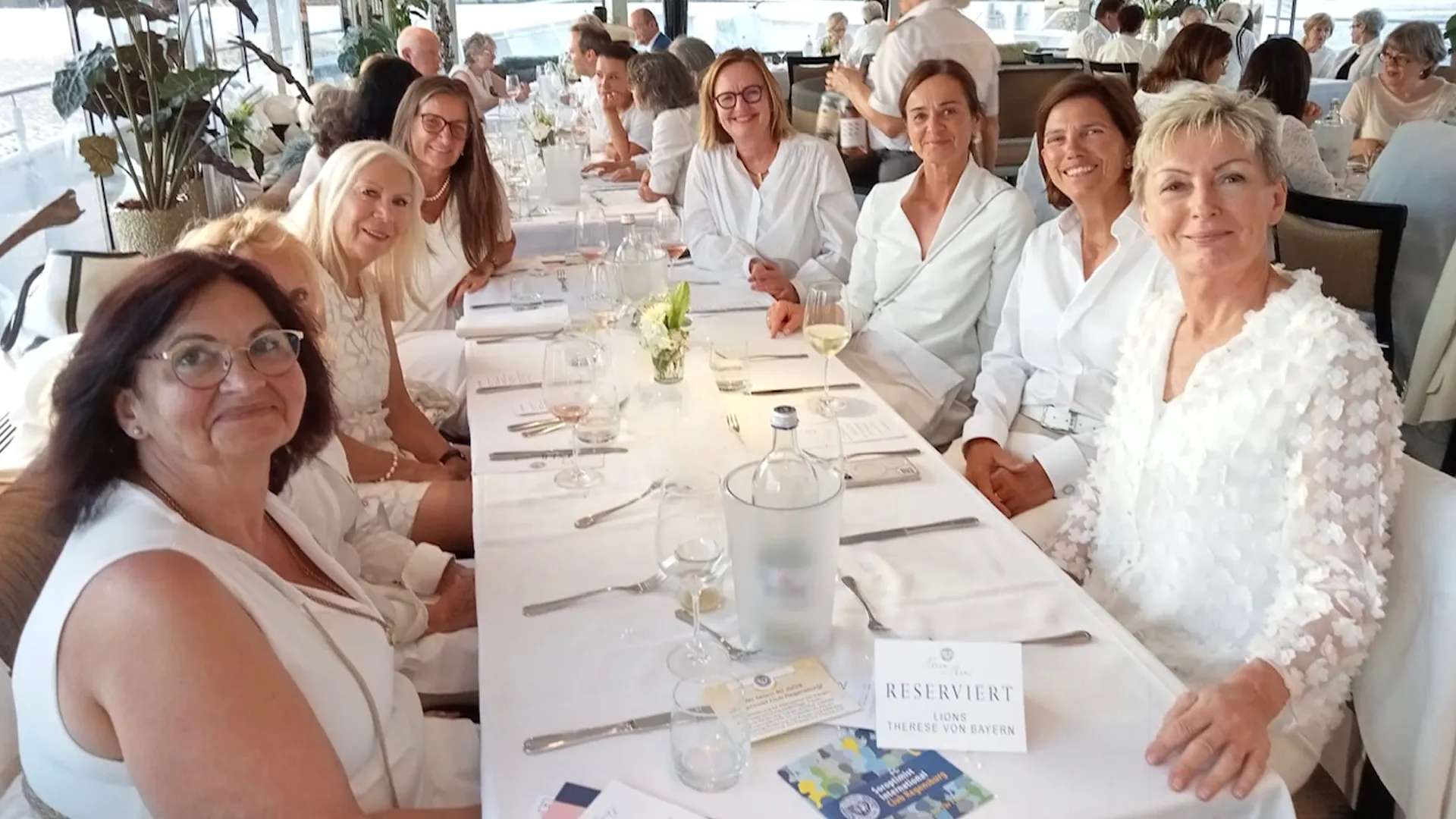 Abordnung des Lions Club Therese von Bayern bei 40 Jahre Soroptimist Regensburg